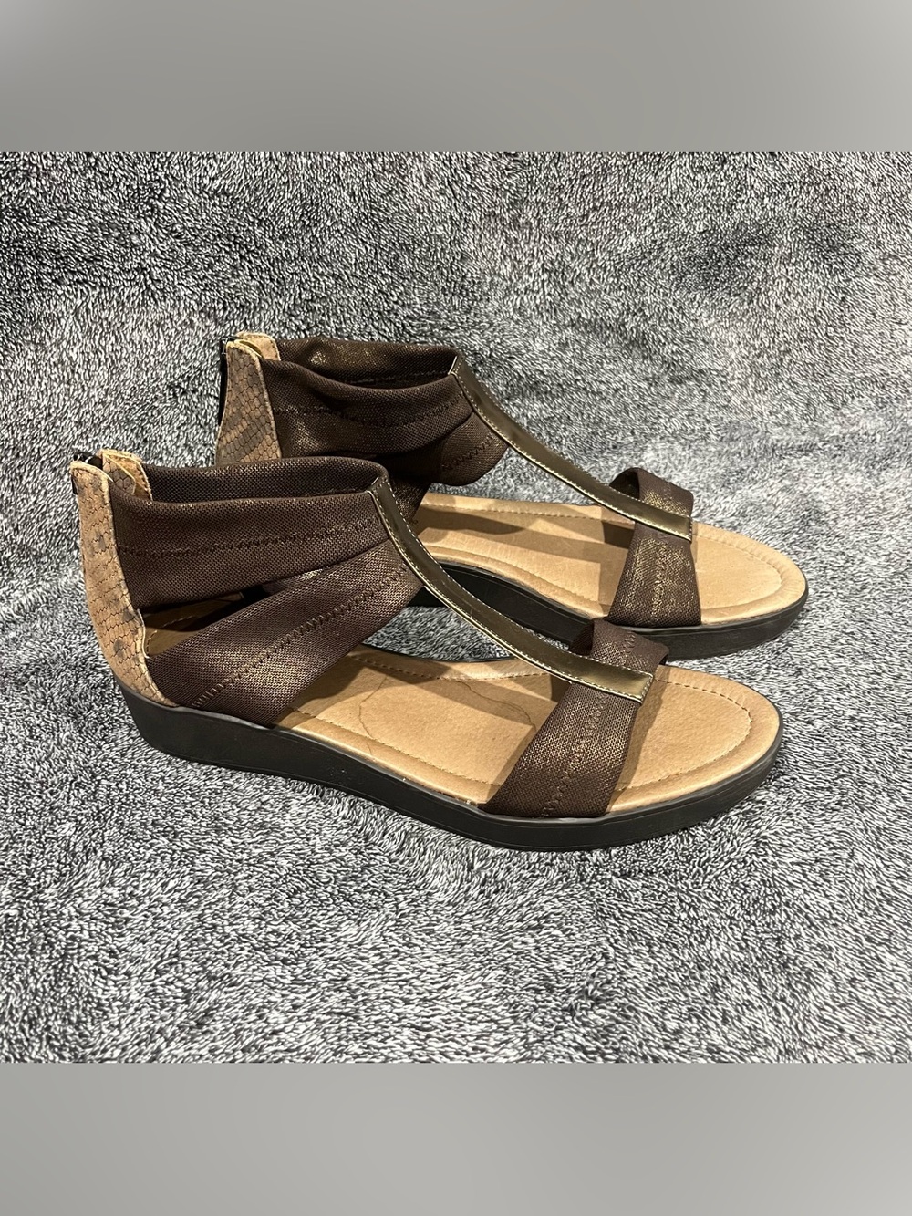 Donald Pliner Voni women’s sandals size 8.5M